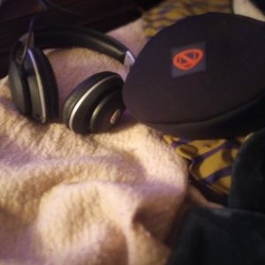 Nick cannon head phones